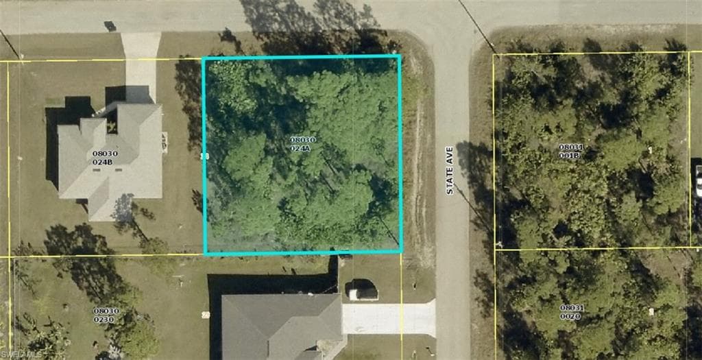 1601 W 11th ST LEHIGH ACRES, FL 33972