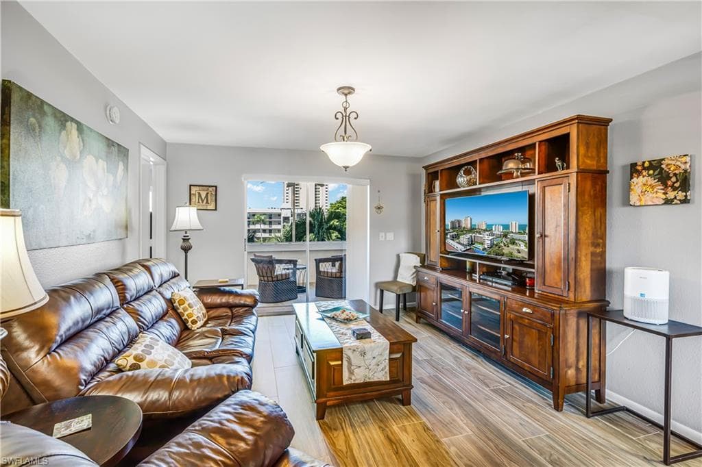 921 Seagrape DR 308B MARCO ISLAND, FL 34145