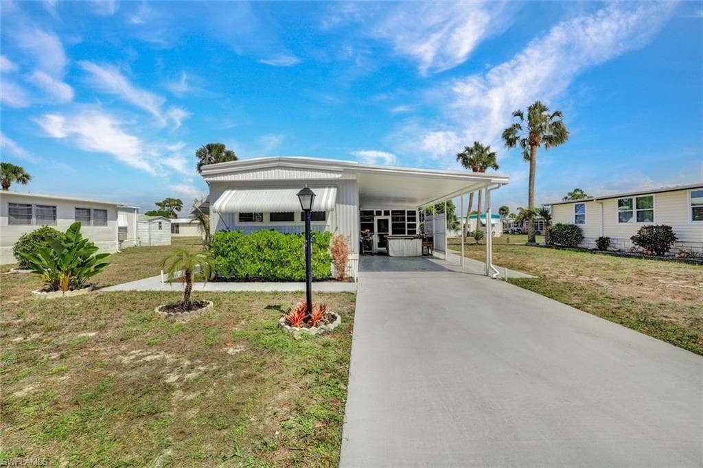 27543 Hoenie DR BONITA SPRINGS, FL 34135