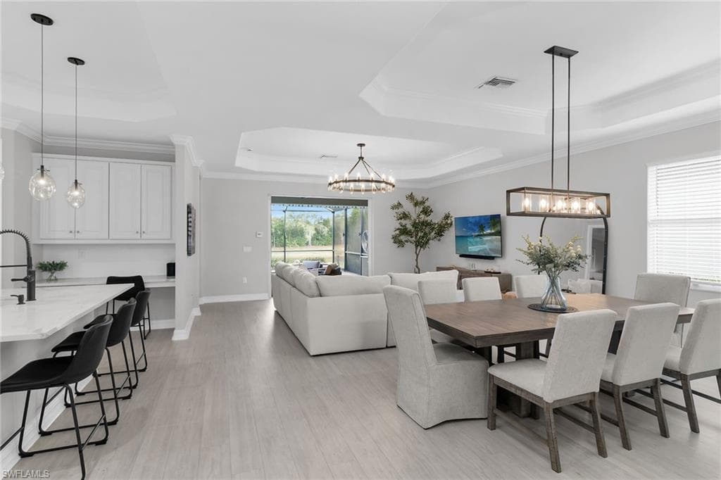 2926 Aviamar CIR NAPLES, FL 34114