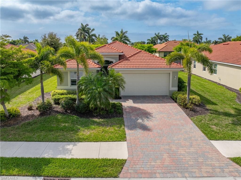 2935 Sunset Pointe CIR CAPE CORAL, FL 33914