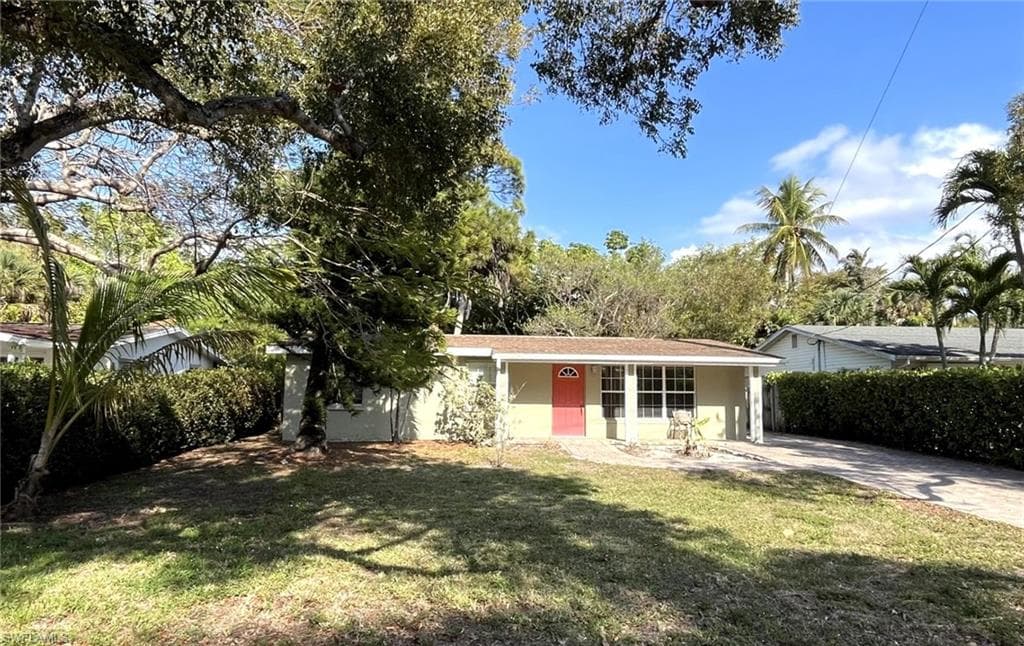 930 13th ST N NAPLES, FL 34102
