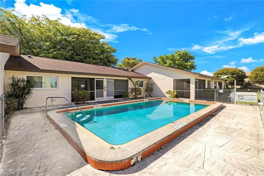 4611 SE 5th PL 6 CAPE CORAL, FL 33904