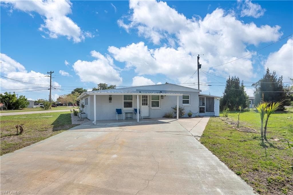 1102 Kanza CT LEHIGH ACRES, FL 33936