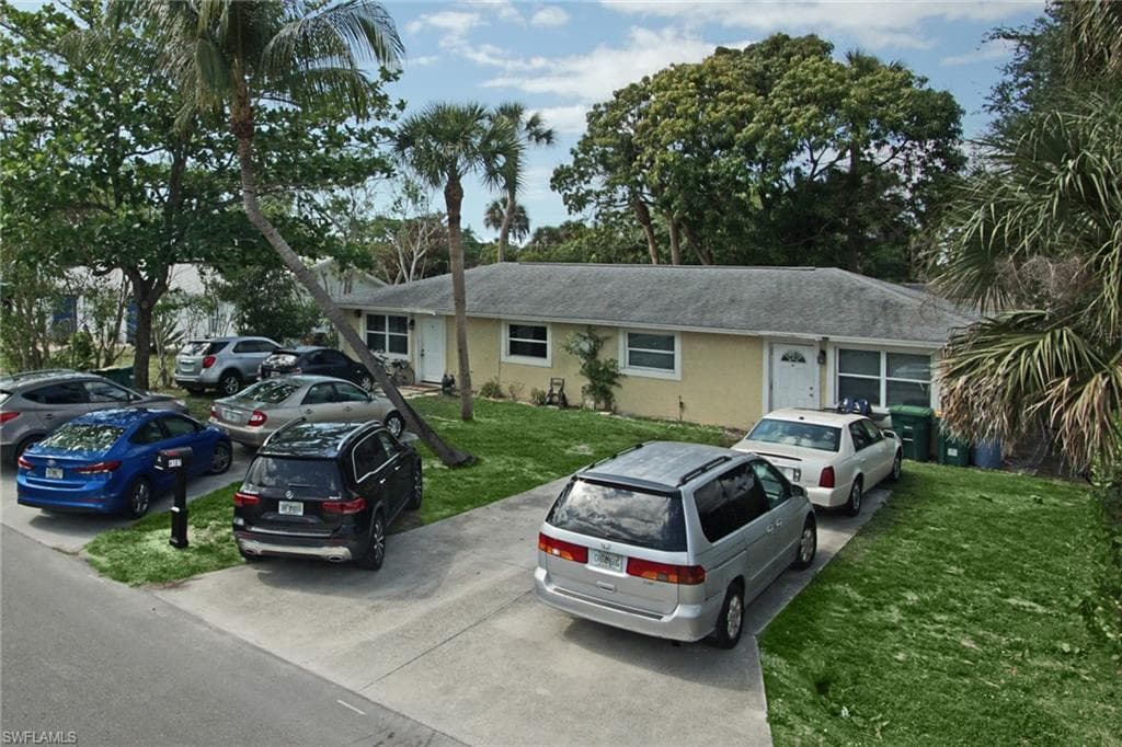 4107 Mindi AVE NAPLES, FL 34112