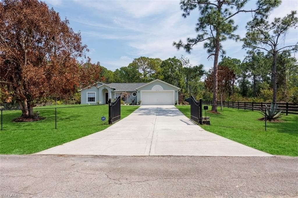 2118 Moore AVE ALVA, FL 33920