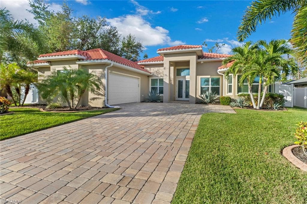 2215 SW 38th TER CAPE CORAL, FL 33914
