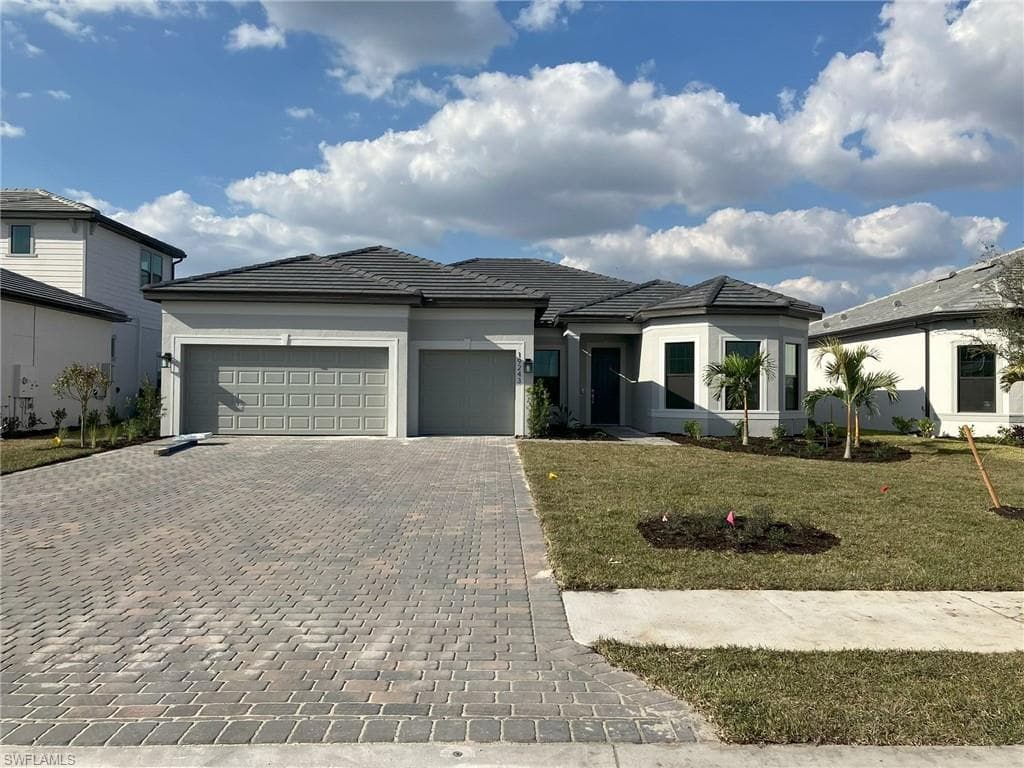 19243 Hinkley DR ESTERO, FL 33928
