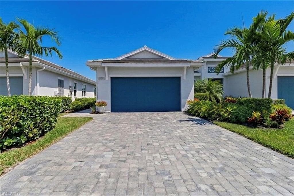 8966 Saint Lucia DR NAPLES, FL 34114