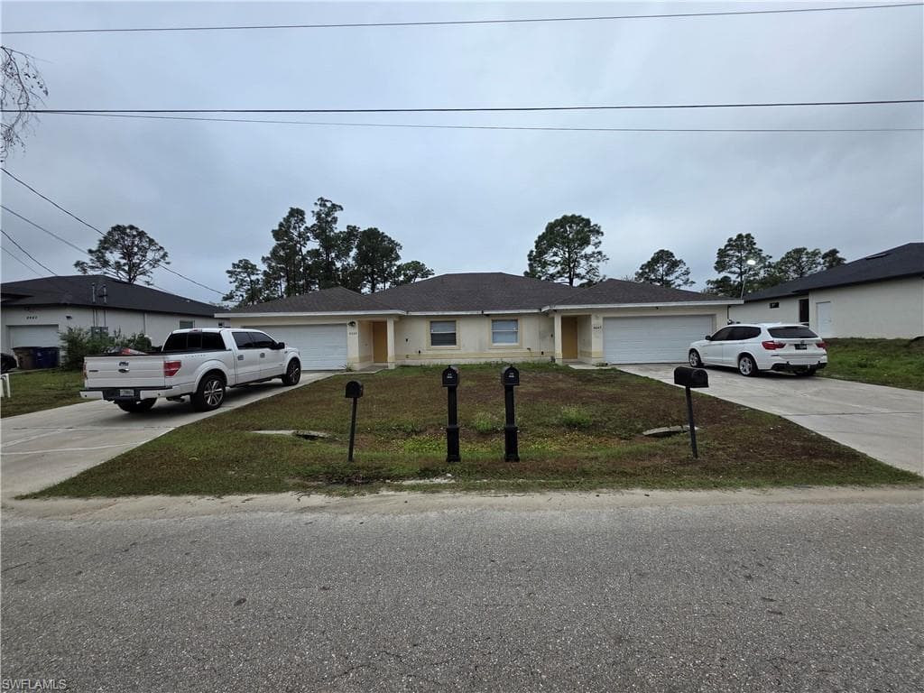 4647 24th ST SW LEHIGH ACRES, FL 33973