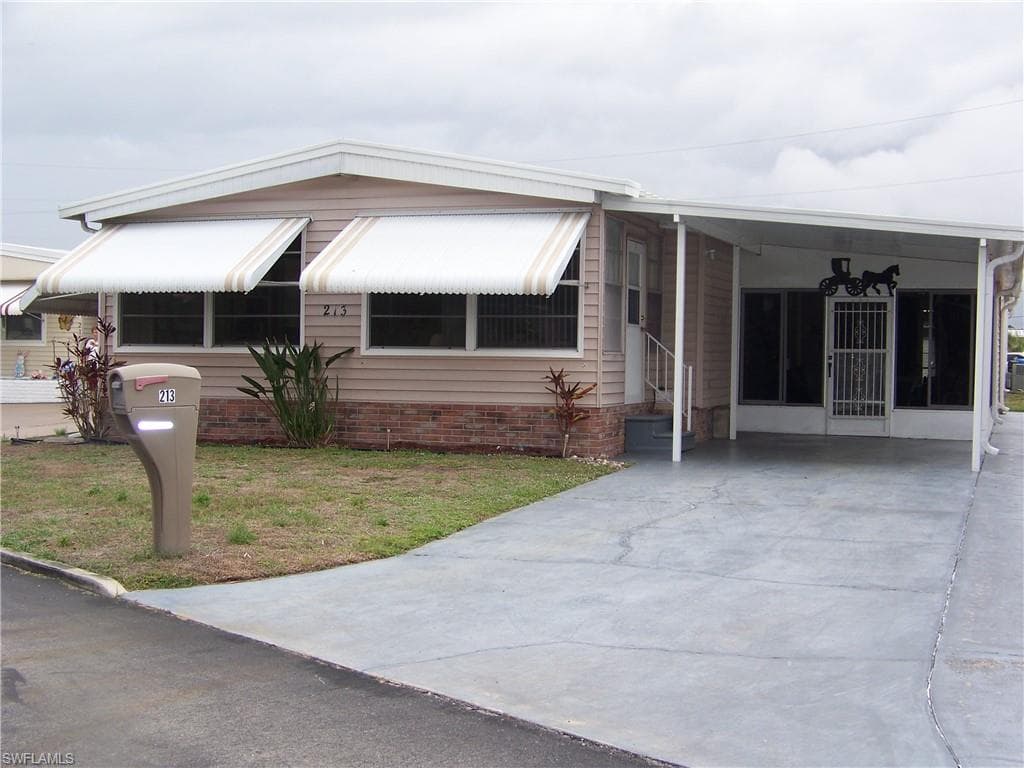 213 Brandywine LN NORTH FORT MYERS, FL 33917