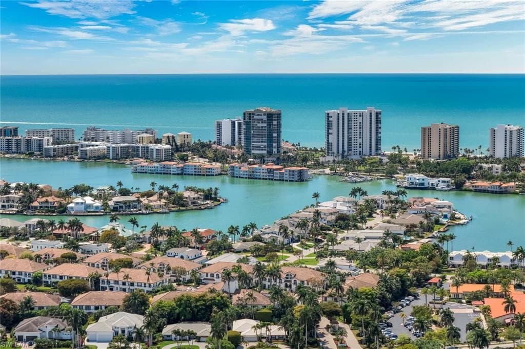 4092 Belair LN 15 NAPLES, FL 34103