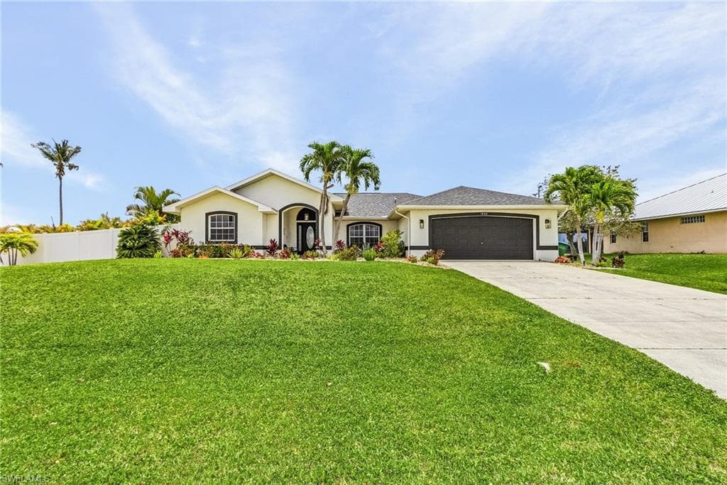 1932 SW 2nd PL CAPE CORAL, FL 33991