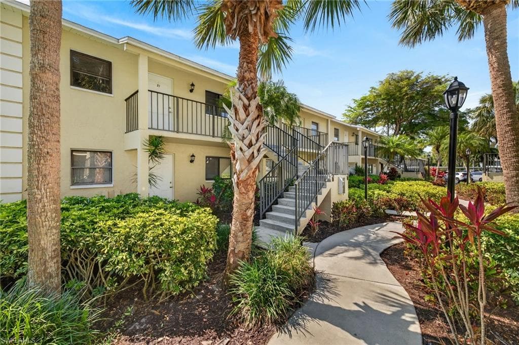 28130 Pine Haven WAY 21 BONITA SPRINGS, FL 34135