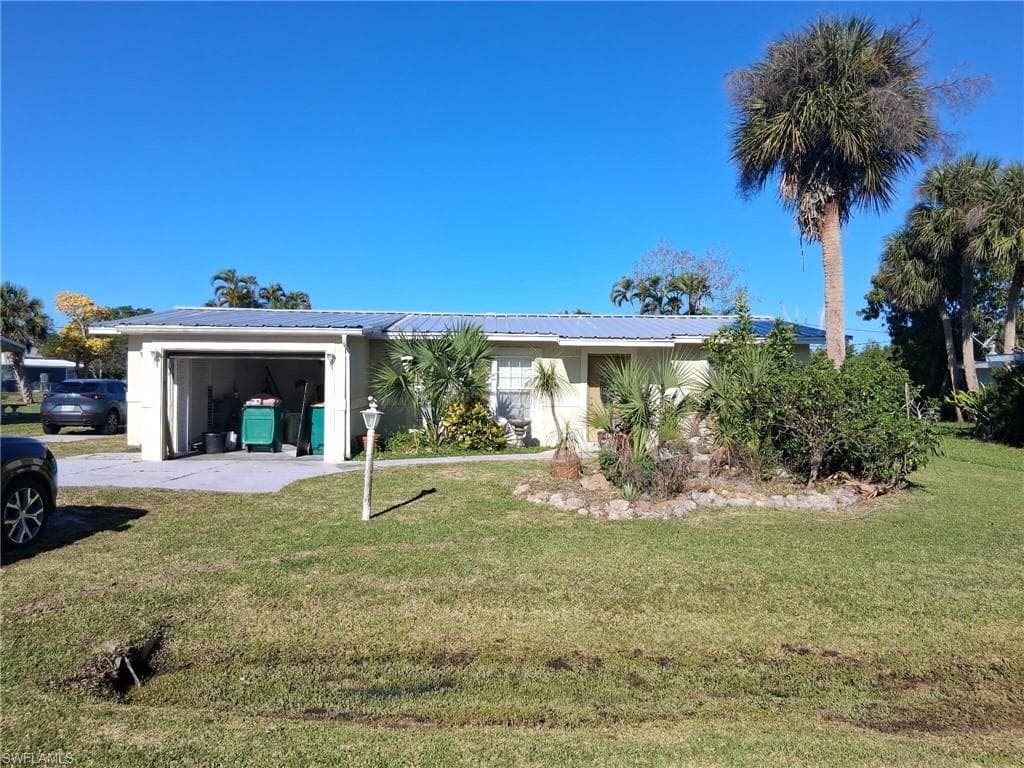 3311 Ash ST PUNTA GORDA, FL 33950