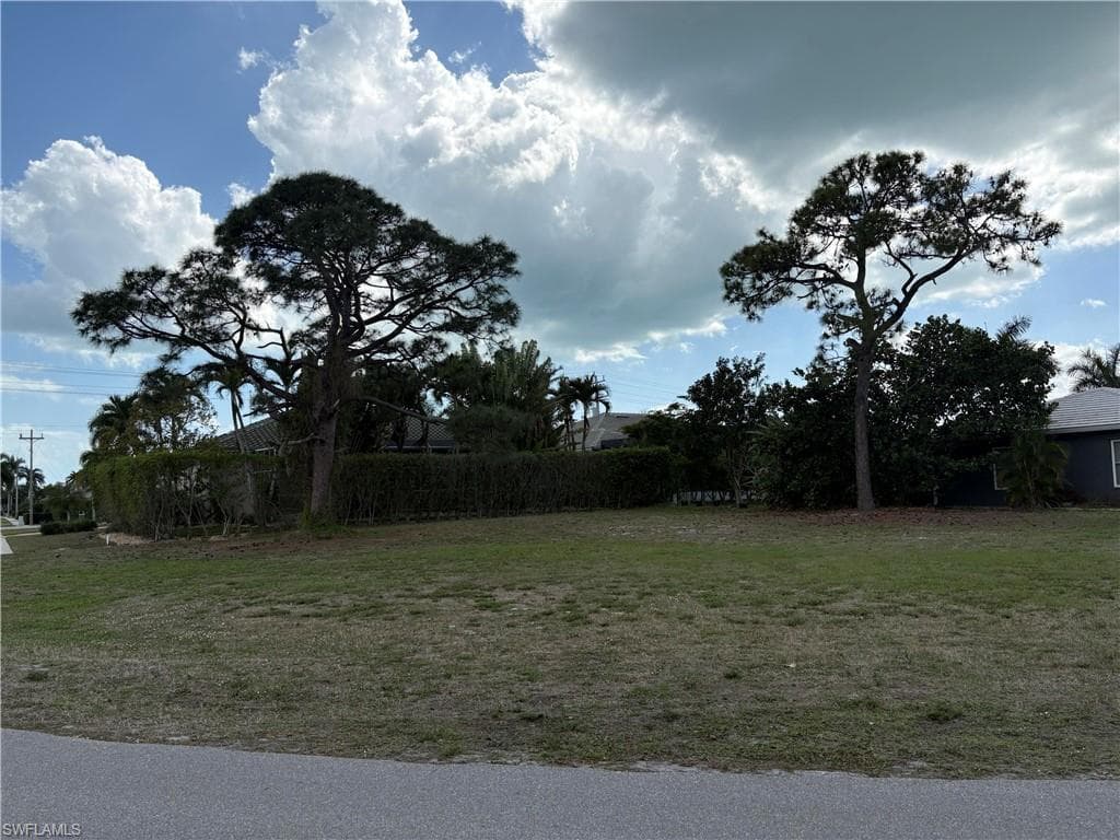 6 Tahiti RD MARCO ISLAND, FL 34145