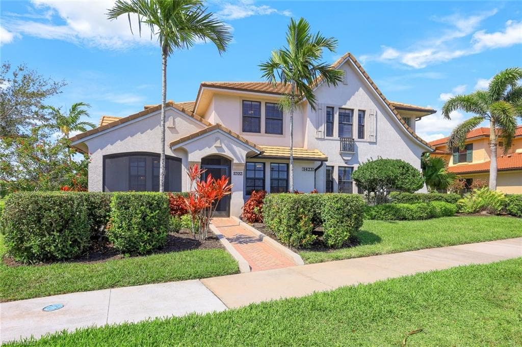 1423 Santiago CIR 1702 NAPLES, FL 34113