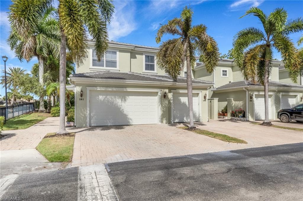 1465 Mariposa CIR 201 NAPLES, FL 34105