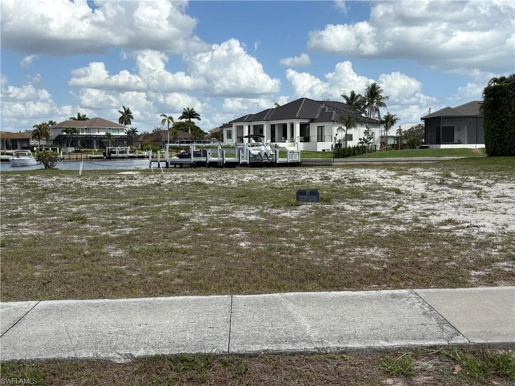 137 Greenview ST MARCO ISLAND, FL 34145