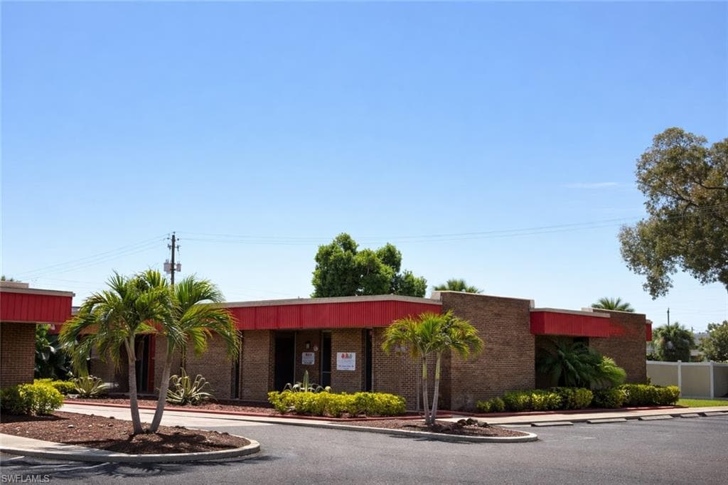 3900 Broadway FORT MYERS, FL 33901
