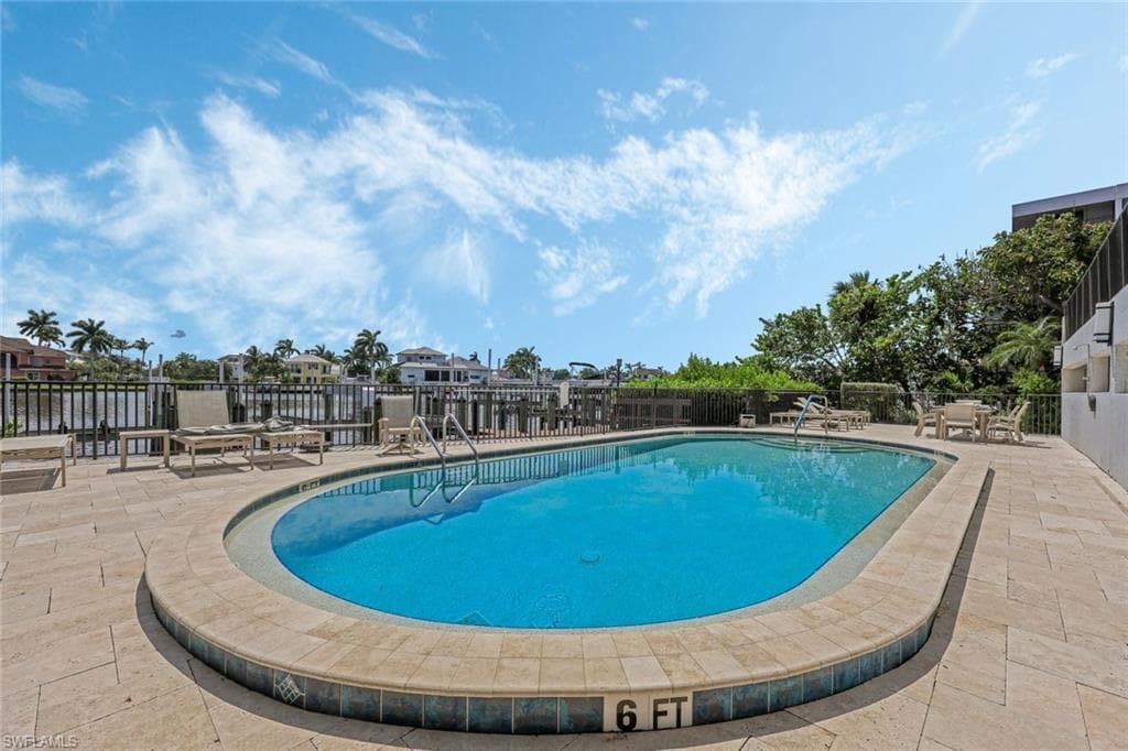 10562 Gulf Shore DR 202 NAPLES, FL 34108