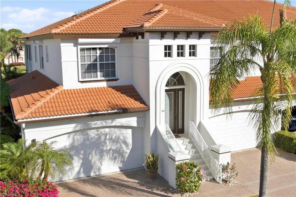 9151 Los Lagos CT 201 BONITA SPRINGS, FL 34135