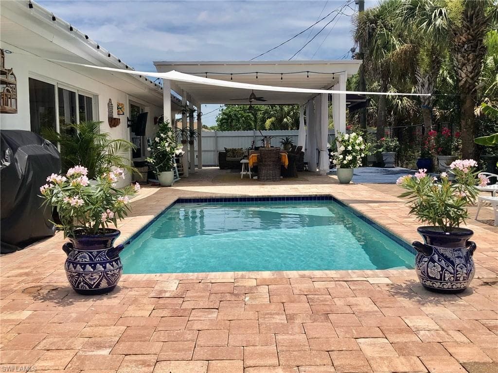 283 Cypress WAY W NAPLES, FL 34110