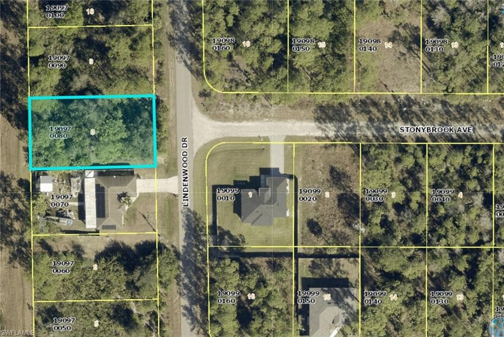 1855 Lindenwood DR LEHIGH ACRES, FL 33972