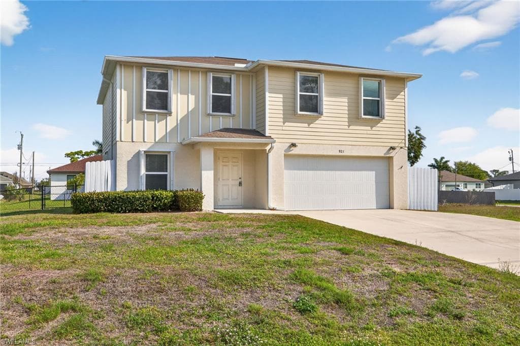 921 Jacaranda PKWY E CAPE CORAL, FL 33909