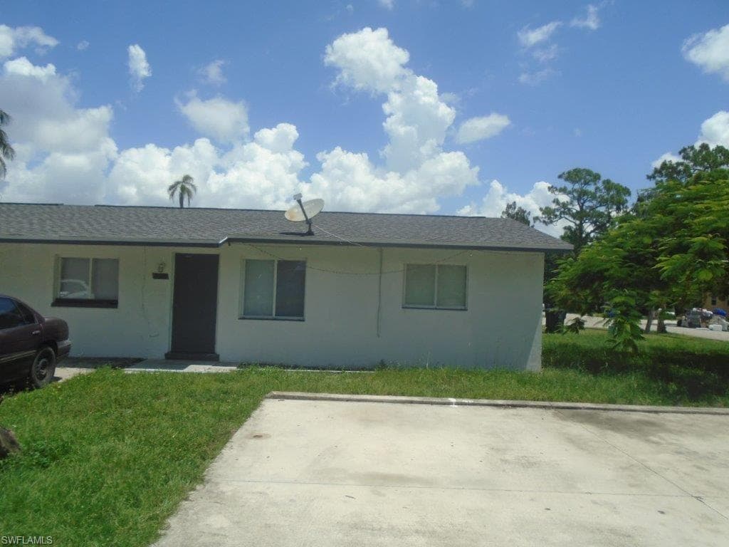 2625 Linhart AVE FORT MYERS, FL 33901