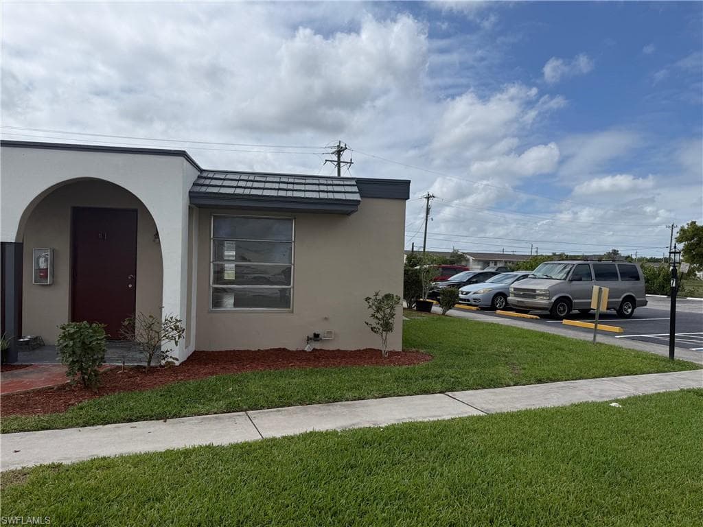 1131 S Loop BLVD LEHIGH ACRES, FL 33936