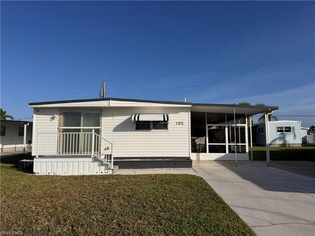 135 Orange Harbor DR FORT MYERS, FL 33905