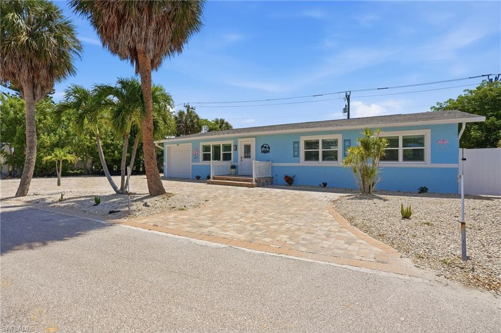 240 Fairweather LN FORT MYERS BEACH, FL 33931
