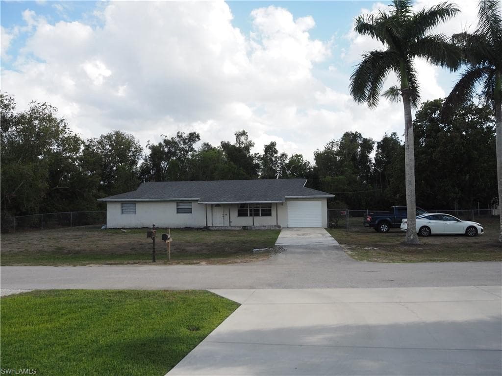 10350 Jef Nik LN BONITA SPRINGS, FL 34135