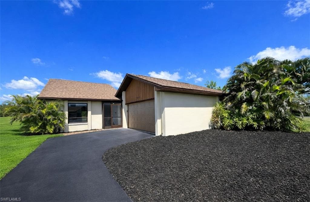 7377 Constitution CIR FORT MYERS, FL 33967