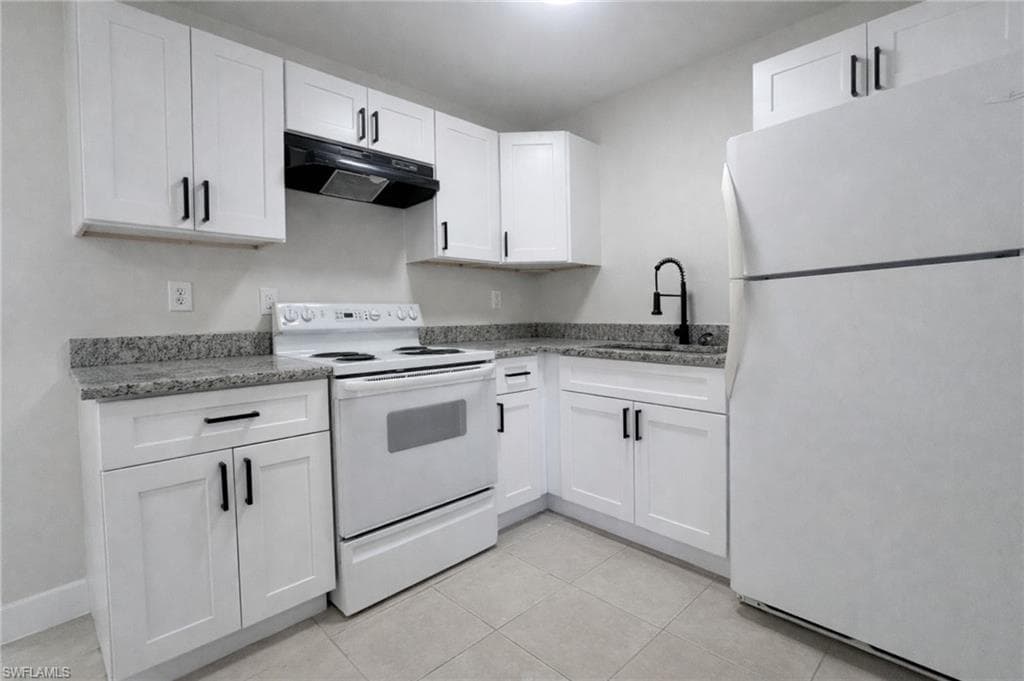 706 Karlov ST 706 FORT MYERS, FL 33916