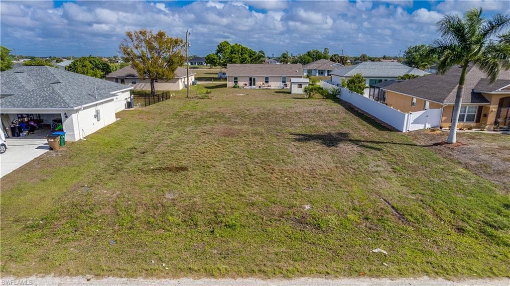 2113 NE 15th TER CAPE CORAL, FL 33909