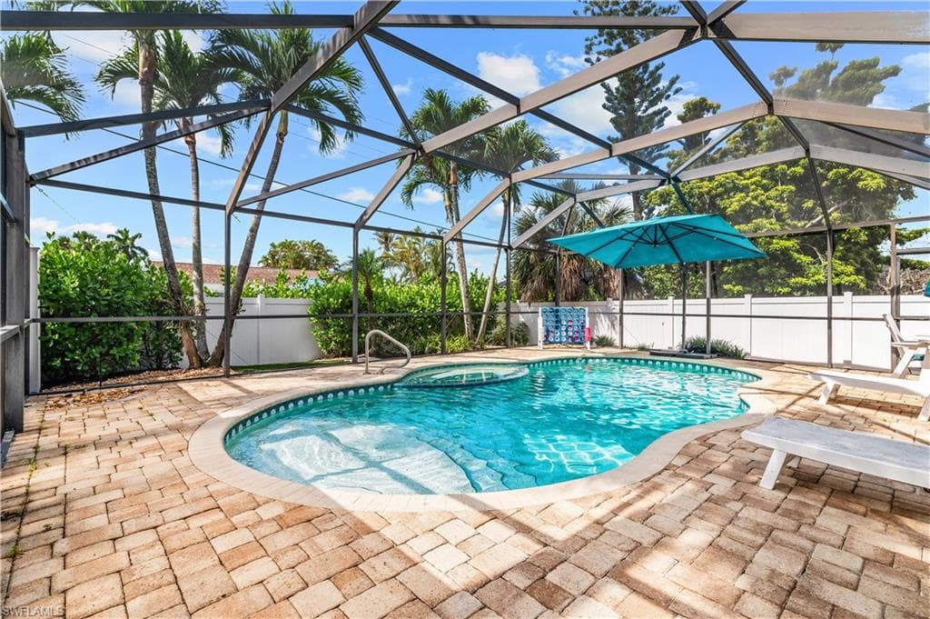 798 107th AVE N NAPLES, FL 34108