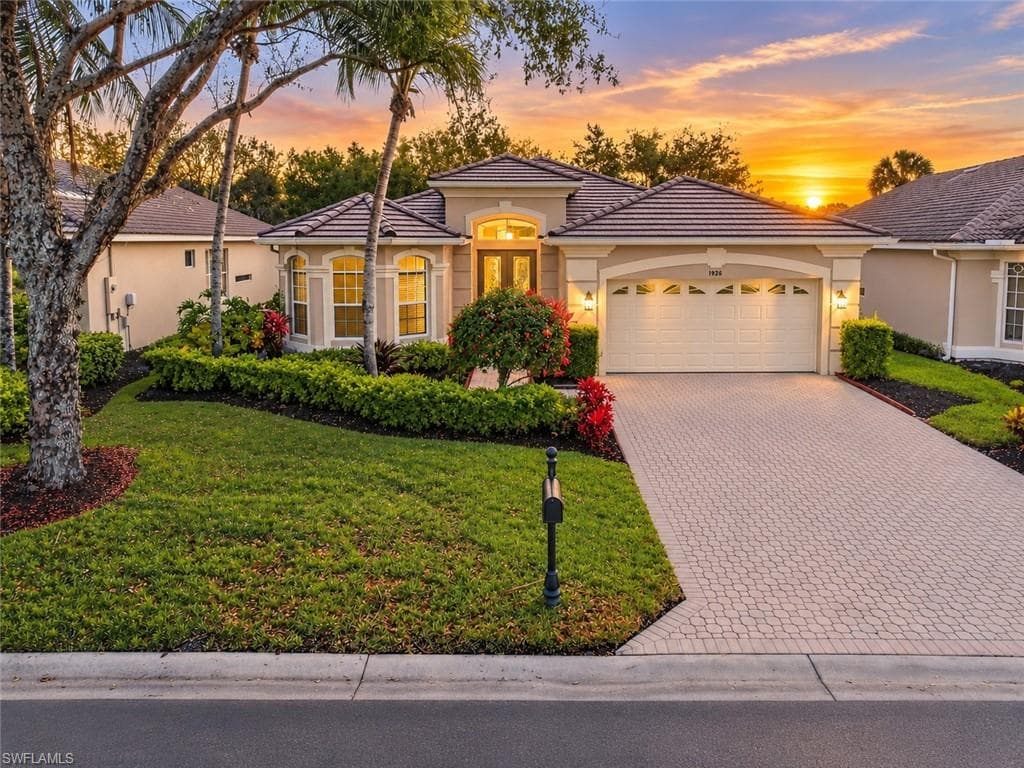 4828 Cerromar DR NAPLES, FL 34112