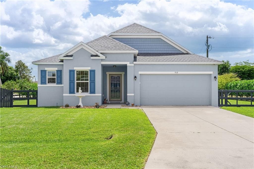 910 SW 33rd TER CAPE CORAL, FL 33914