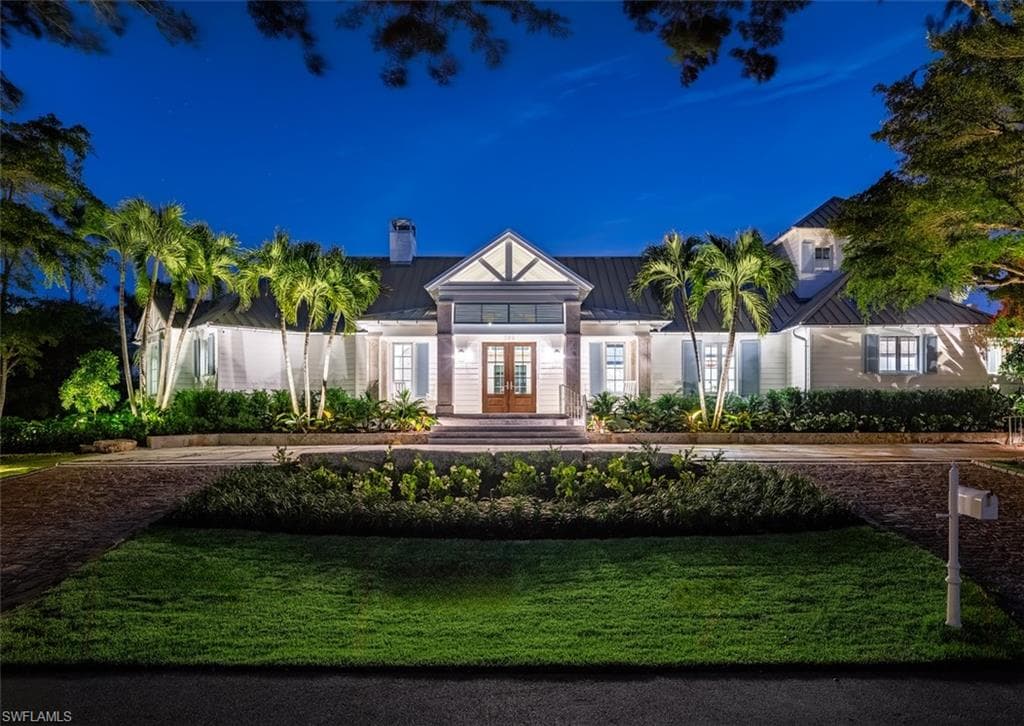 266 15TH AVE S NAPLES, FL 34102