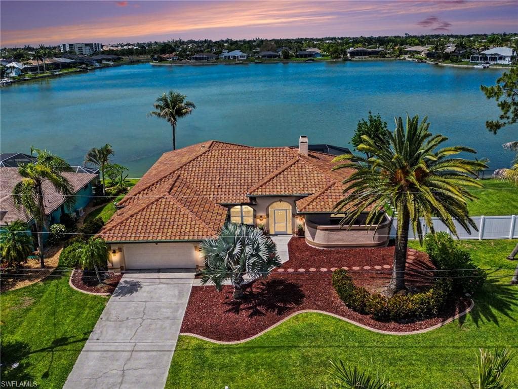 1323 SW 27th TER CAPE CORAL, FL 33914