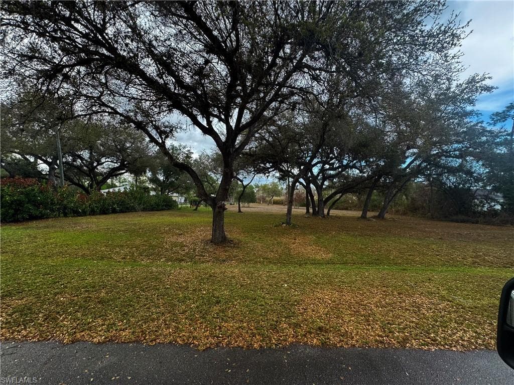 3821 4th AVE NE NAPLES, FL 34120