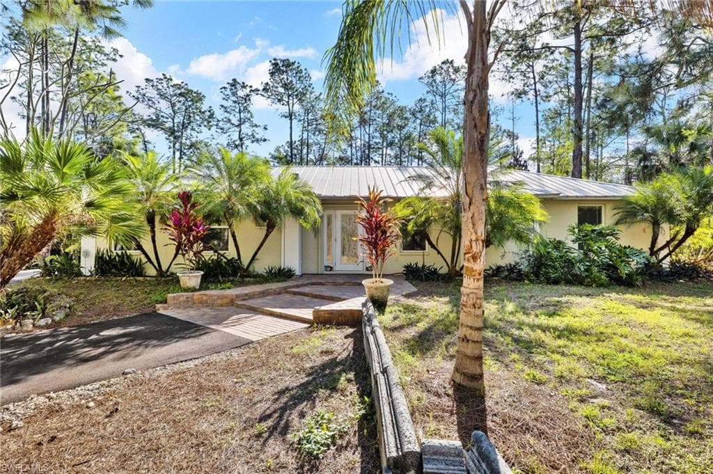 640 Desoto BLVD S NAPLES, FL 34117