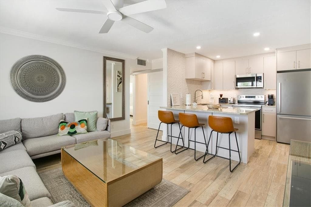 457 Tallwood ST 305 MARCO ISLAND, FL 34145