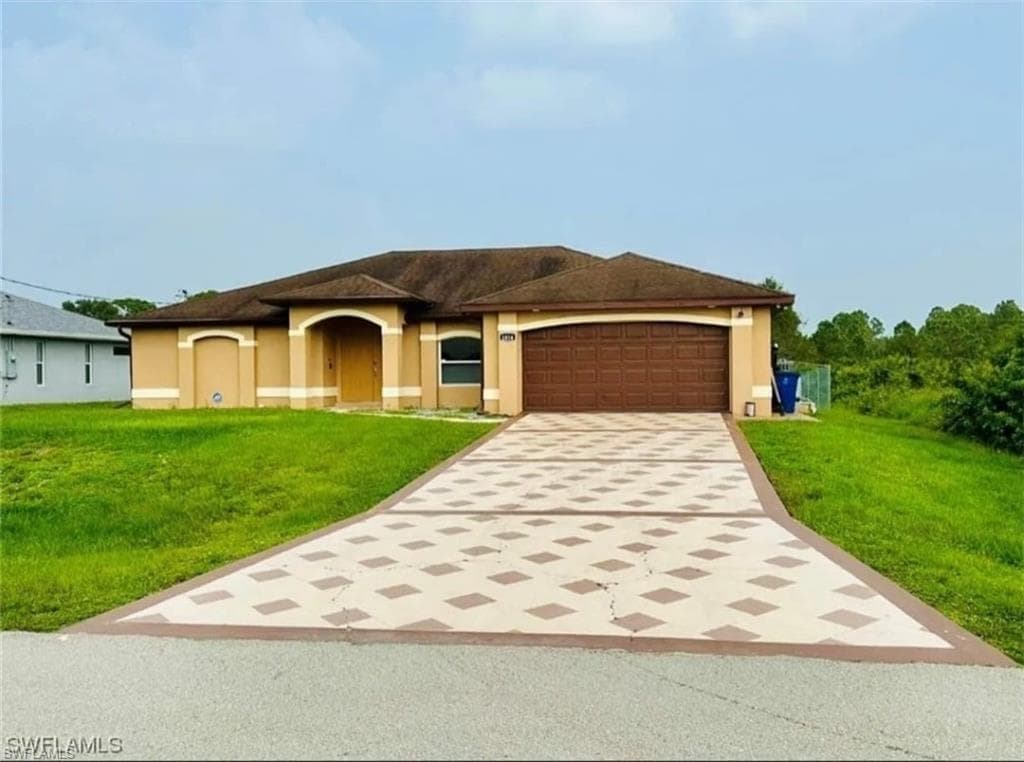 1816 Tomaso AVE LEHIGH ACRES, FL 33972