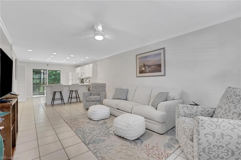 731 Elkcam CIR B113 MARCO ISLAND, FL 34145