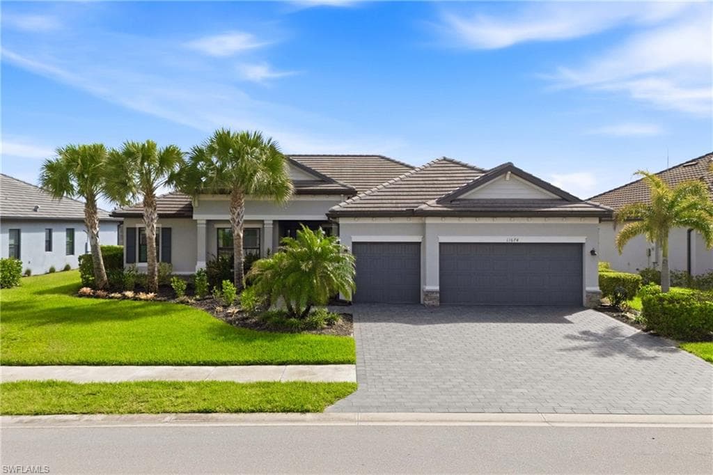 11674 Canopy LOOP FORT MYERS, FL 33913