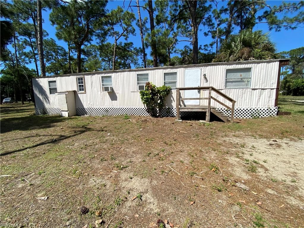 2045 Bahia LN NORTH FORT MYERS, FL 33917