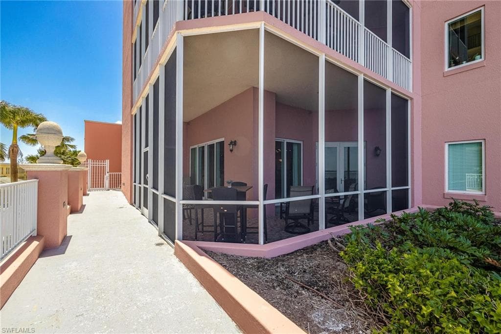2745 1st ST 306 FORT MYERS, FL 33916